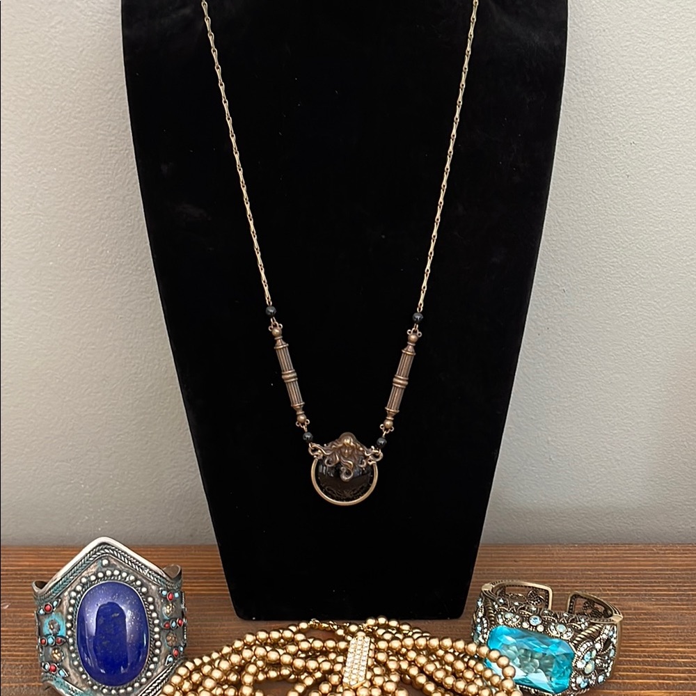 Art Deco Inspired Elegant Necklace with Pendant